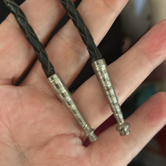 Vintage Black and Silver Metal Bolo Necktie Necklace - Picture 4 of 5